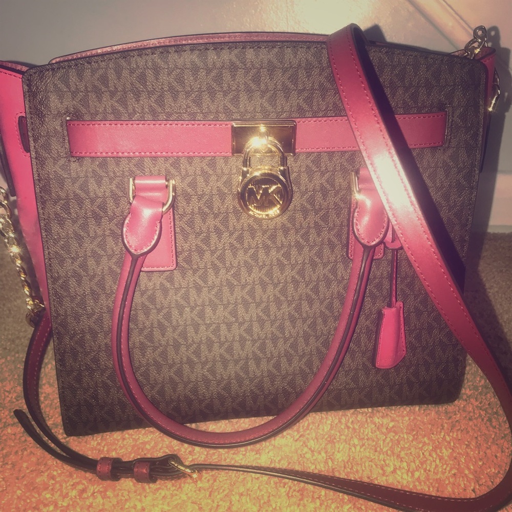 Medium leather Michael Kors purse